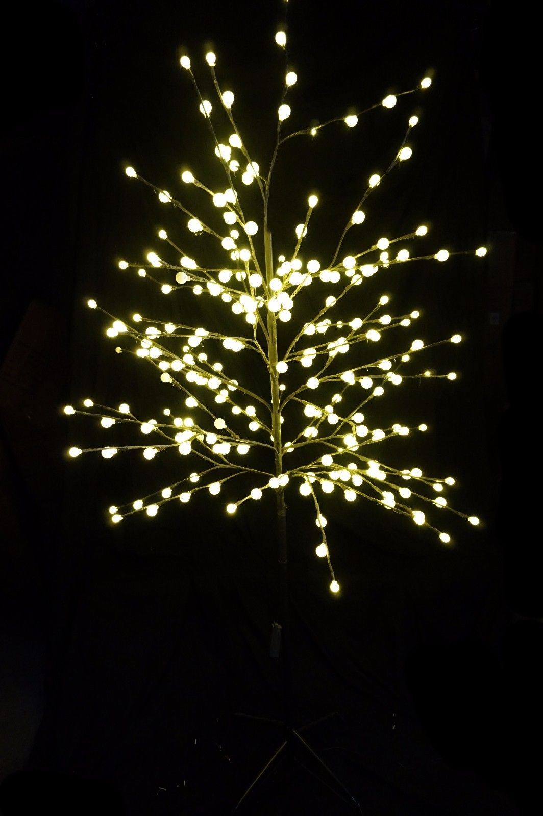 Christmas Artificial Tree Decoration Cherry Ball LED Tips Branch Tree Animated Outdoor