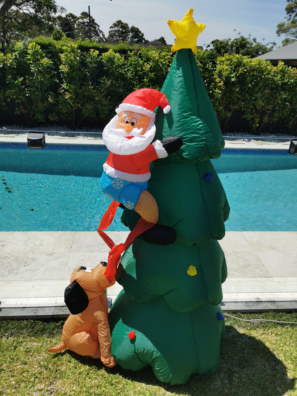 Christmas Decoration Inflatable 180cm Tall Christmas Tree Santa Chased by Dog LED Lit